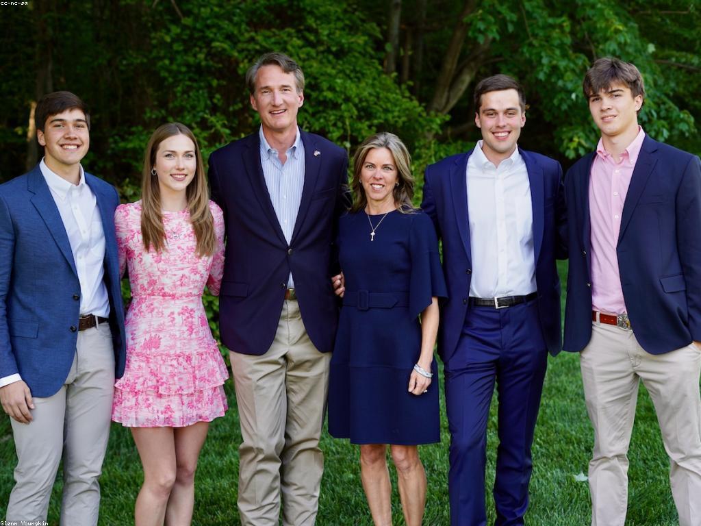 ប្រាក់បន្ថែម និងអនាគតដ៏ភ្លឺប្រសើរ